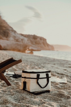 Logotrade reklaamtoote foto: VINGA Volonne AWARE™ taaskasutatud lõuendist külmakott